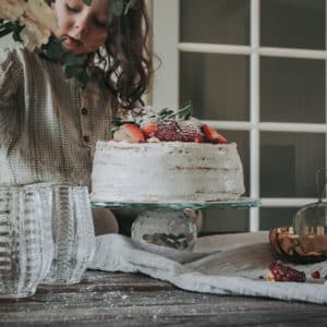 Shadow Cake Stand Clear