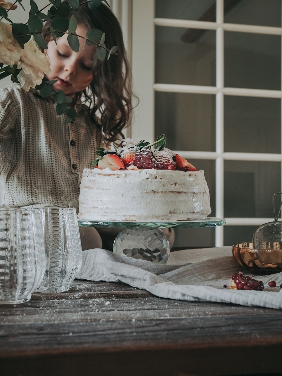 Shadow Cake Stand Clear