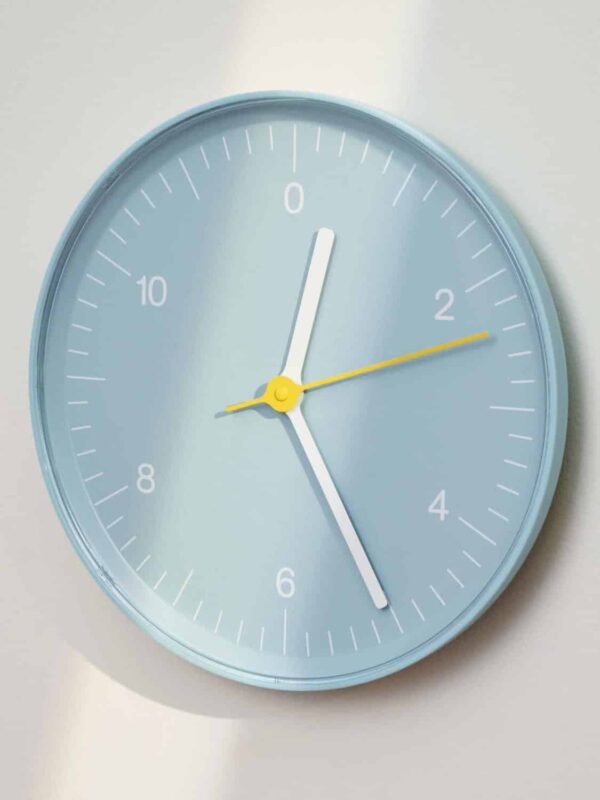 WALL CLOCK VEGGKLOKKE BLÅ HAY