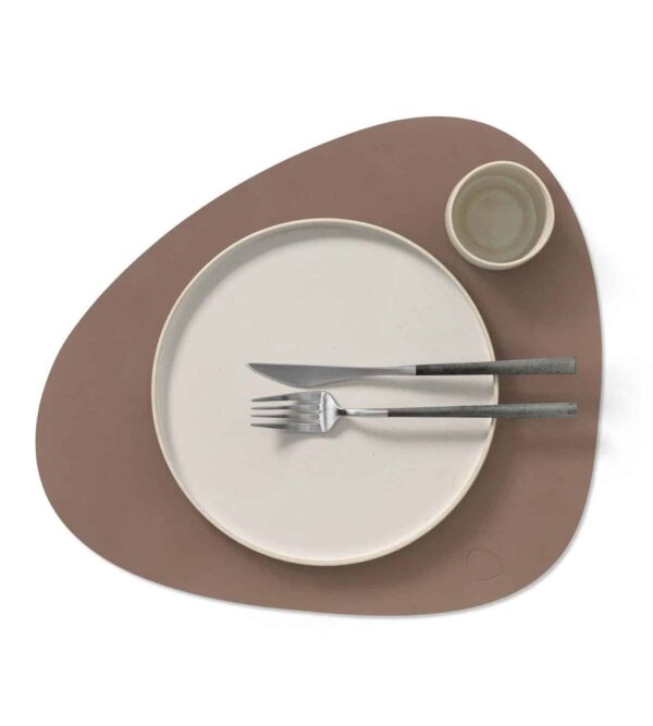 CURVE SPISEBRIKKE NUPO TRUFFLE 37X44 CM