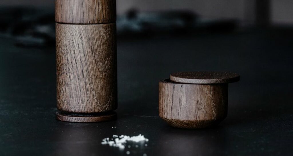 Salt me, saltkar , Røyket Eik