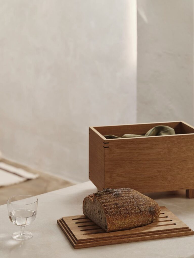 Bon Wooden Box- Brødboks i Oljet Eik