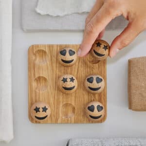 Tre på Rad, Emoji