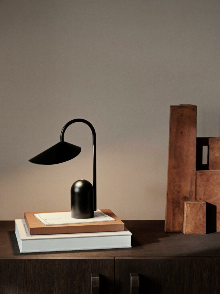 Arum Portable Lamp – Black
