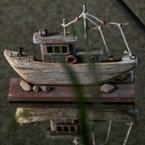 Fiskebåt i tre 18x5x15cm